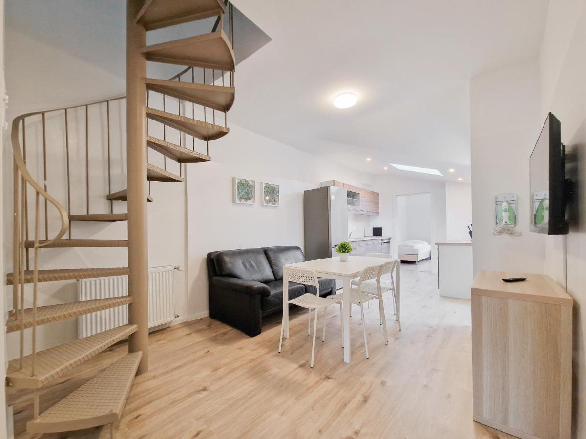 Appartement Raj Living - 1 Or 3 - 20 Min Messe Dus And Old Town Dus