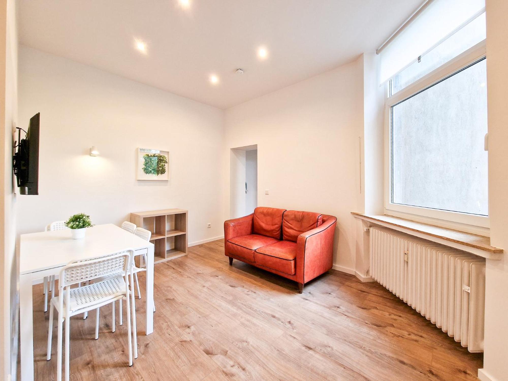 Raj Living - 1 Or 3 - 20 Min Messe Dus And Old Town Dus Appartement